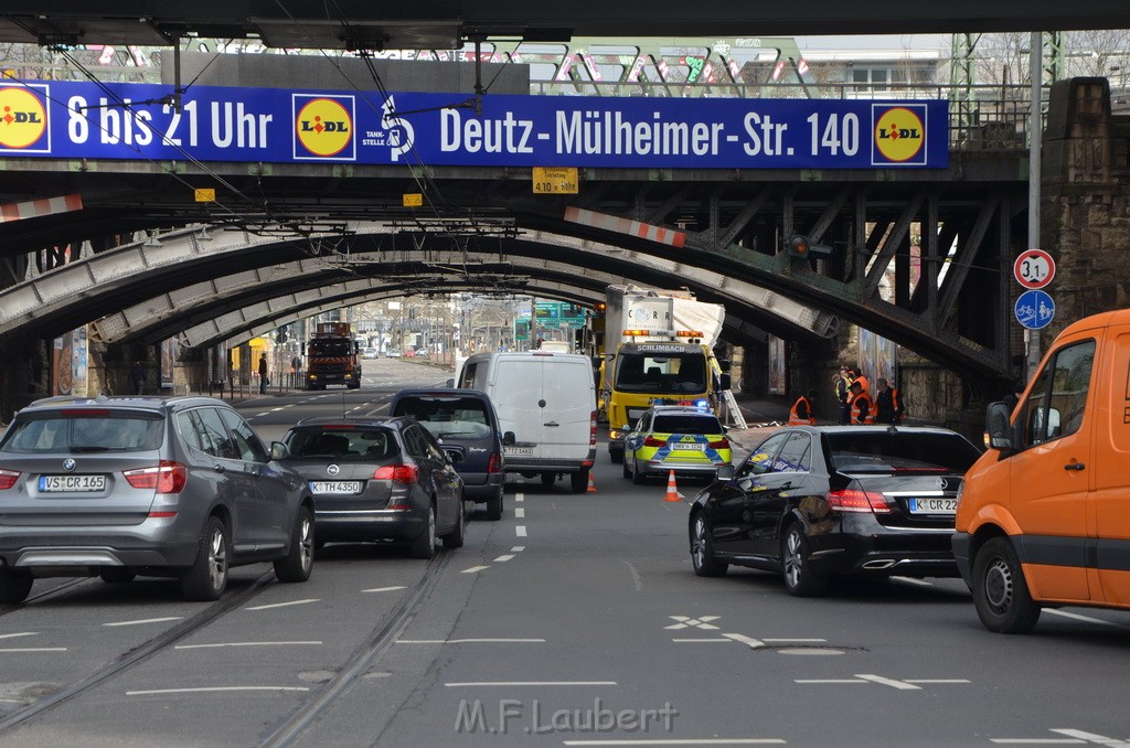 LKW Bruecke Koeln Deutz Opladenestr Deutz Muelheimerstr P196.JPG - Miklos Laubert